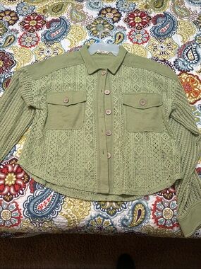 EUC POL Green Lace Button-Up Top